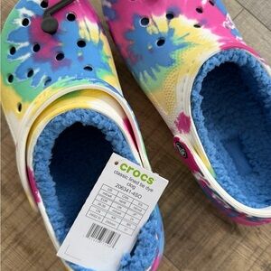 CROCS Women Classic Lined Tie-Dye Clog in Blue, Pink, Yellow, Green